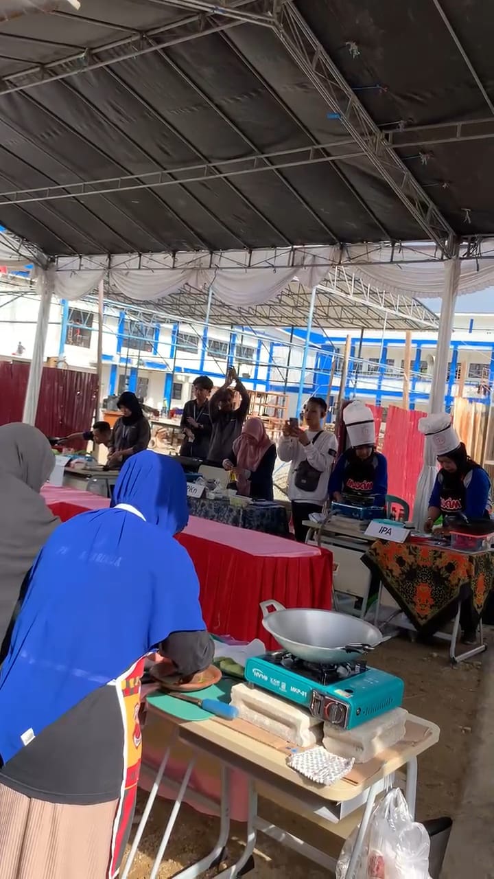 Perayaan HUT Spanla: Lomba Memasak Guru dan Tata Usaha SMP Negeri 5 Samarinda