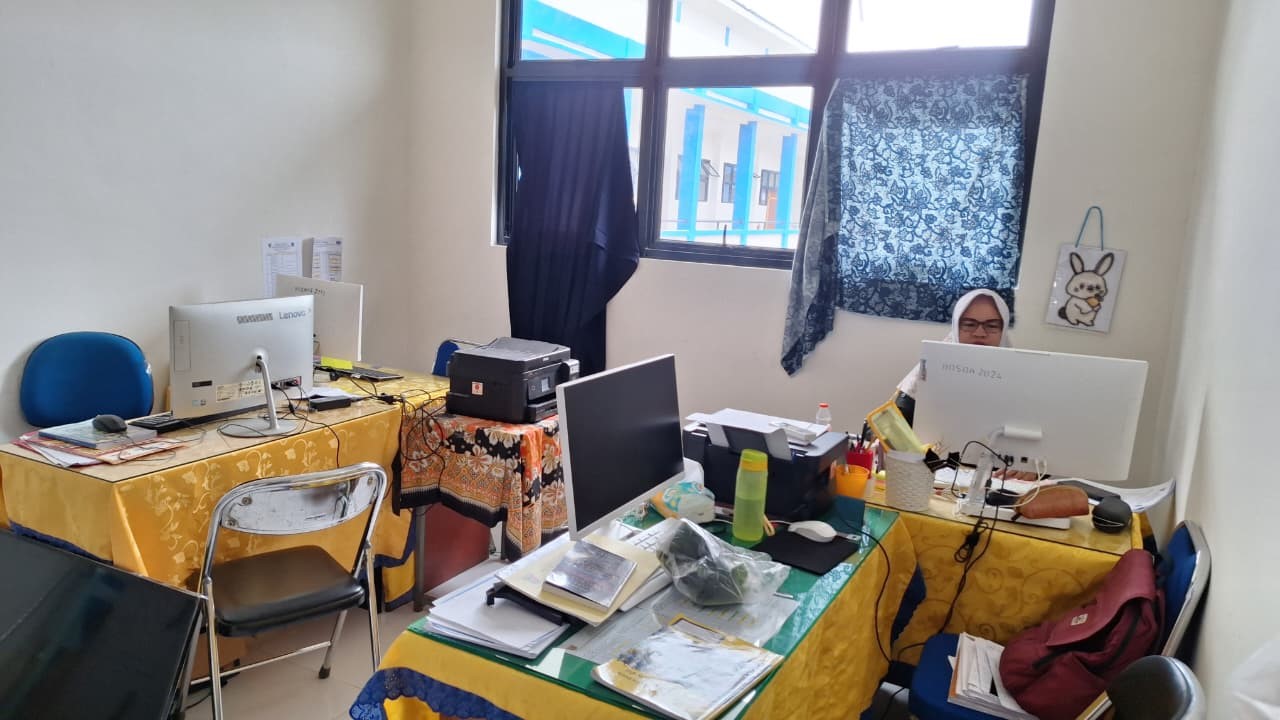 Ruang Waka Kurikulum dan Waka Humas