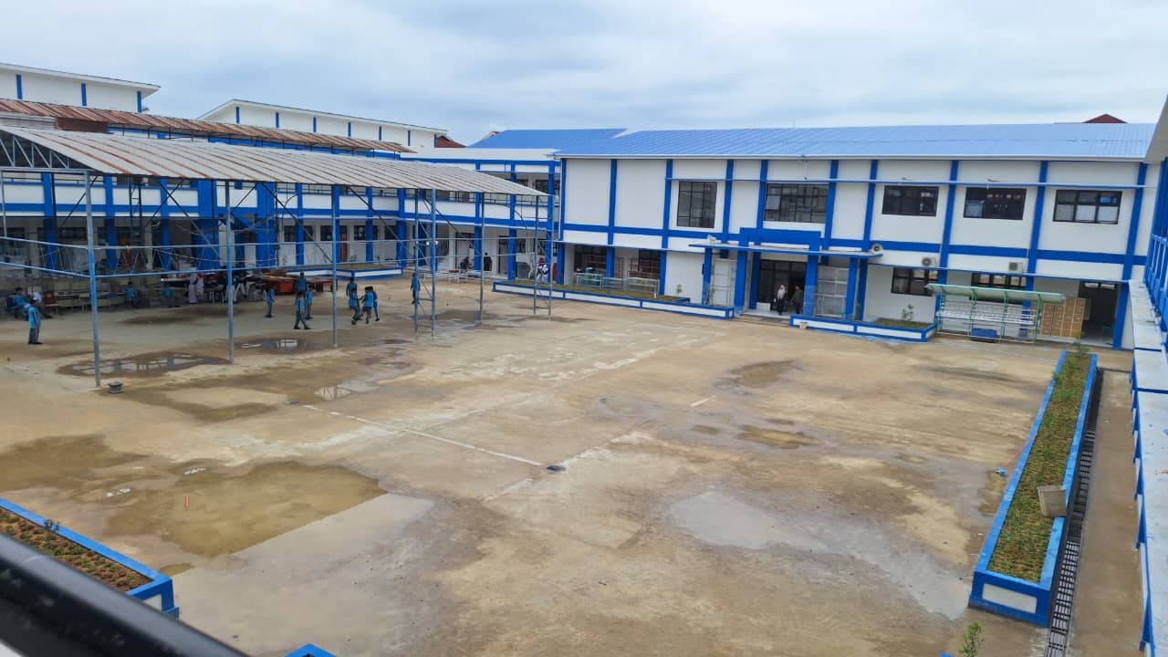 Lingkungan Lapangan dan Gedung SMP Negeri 5 Samarinda